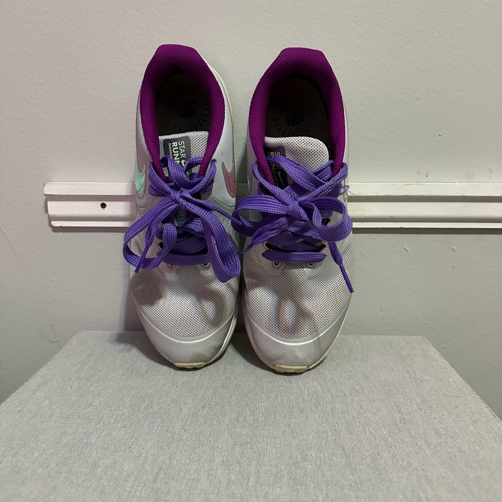 Children’s Nike star runner.  In good shape